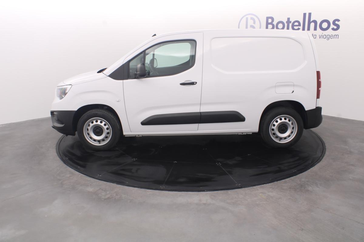 opel-combo-2024-diesel-1499cc