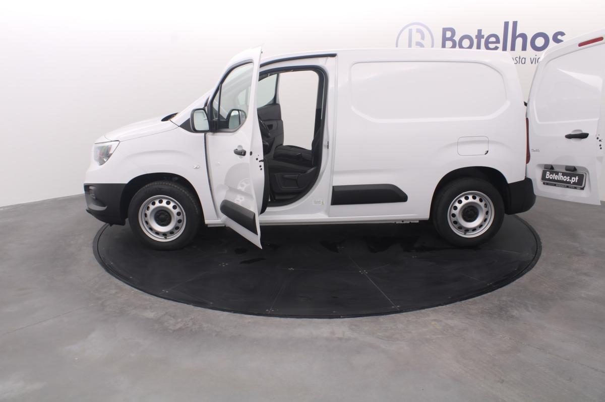 opel-combo-2024-diesel-1499cc