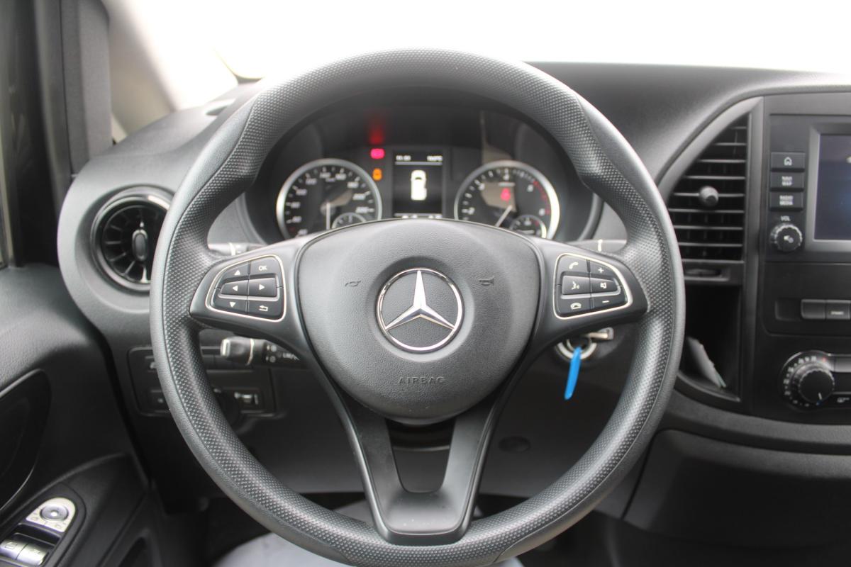 mercedes-benz-vito-2023-diesel-1950cc