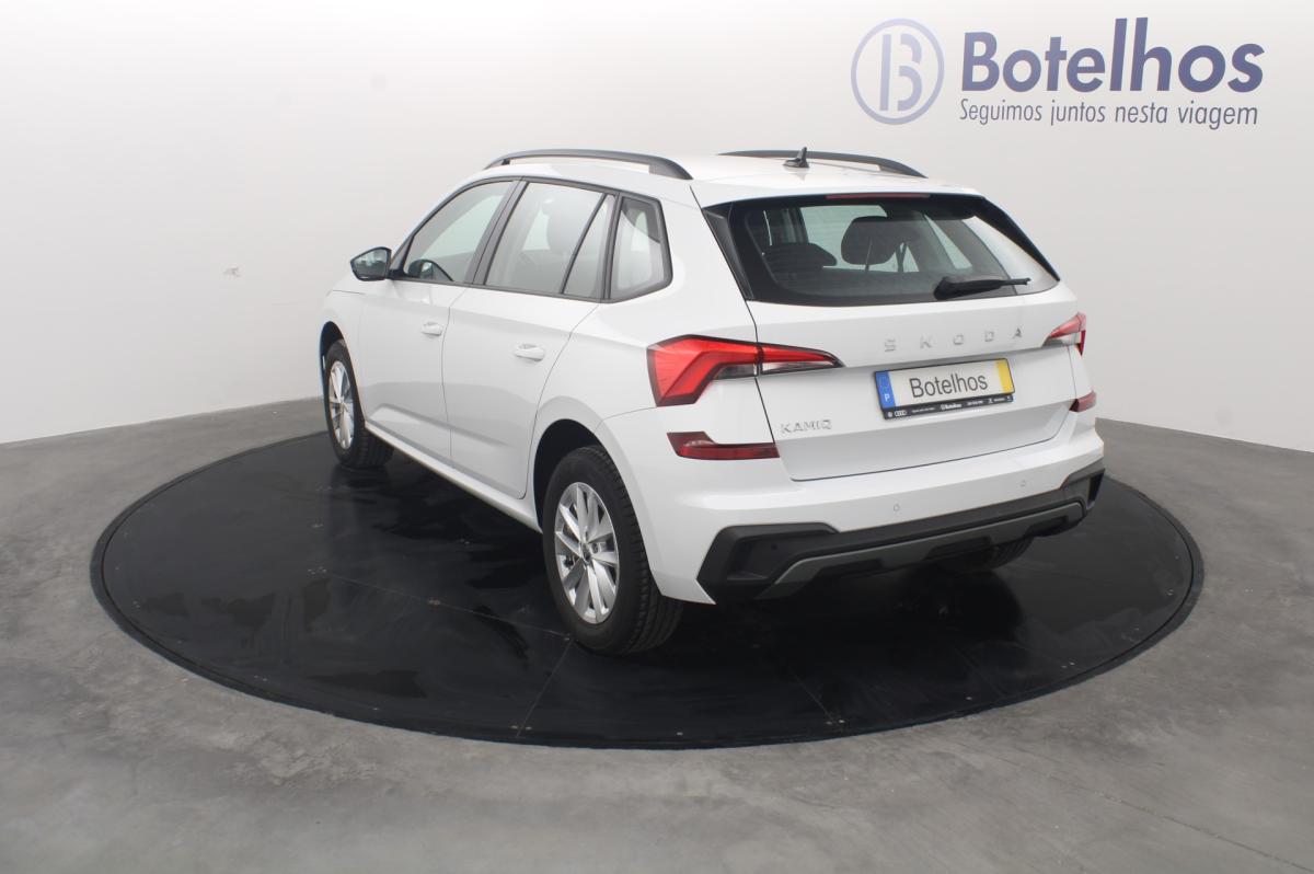 skoda-kamiq-2024-gasolina-999cc