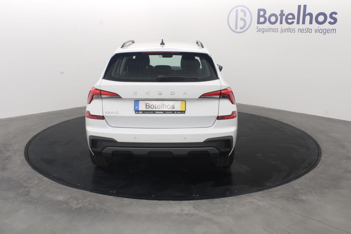skoda-kamiq-2024-gasolina-999cc
