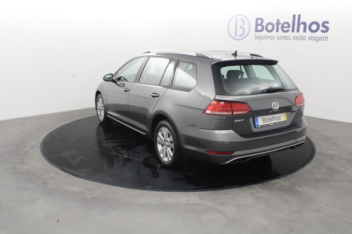 volkswagen-golf-variant-2018-diesel-1598cc