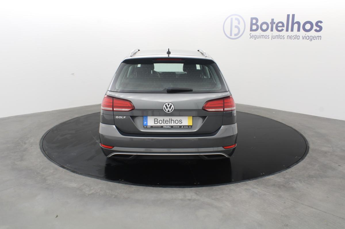 volkswagen-golf-variant-2018-diesel-1598cc