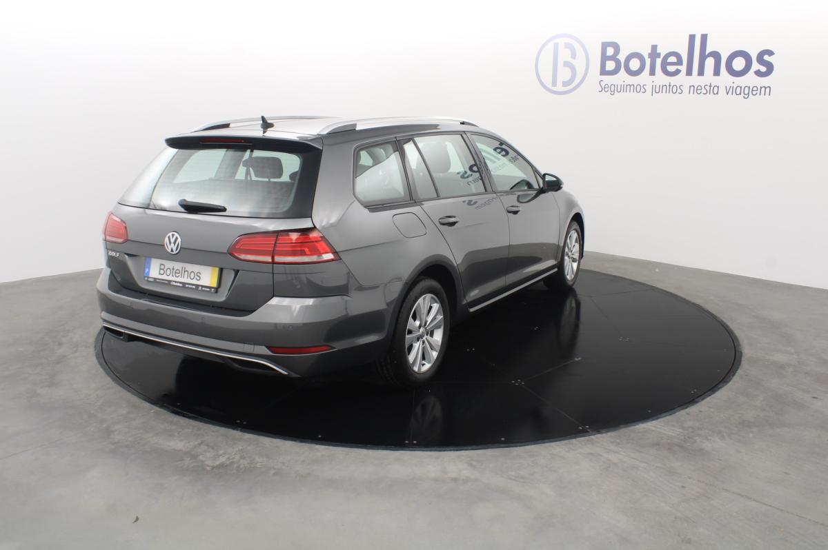 volkswagen-golf-variant-2018-diesel-1598cc