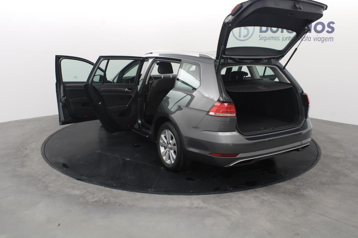 volkswagen-golf-variant-2018-diesel-1598cc