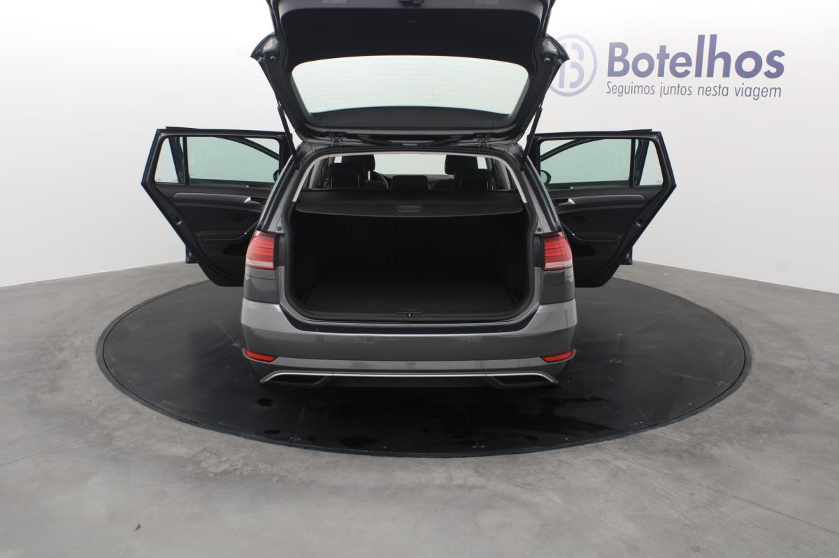 volkswagen-golf-variant-2018-diesel-1598cc