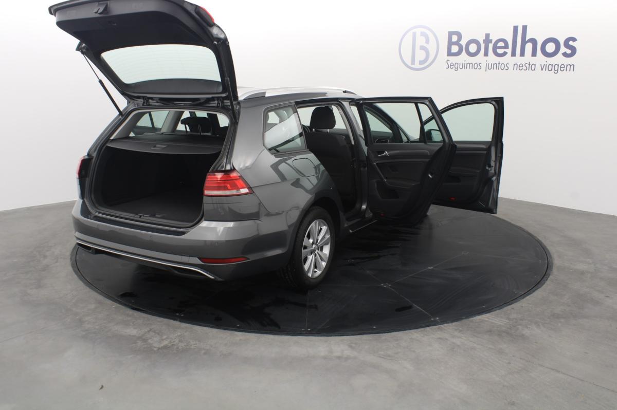 volkswagen-golf-variant-2018-diesel-1598cc