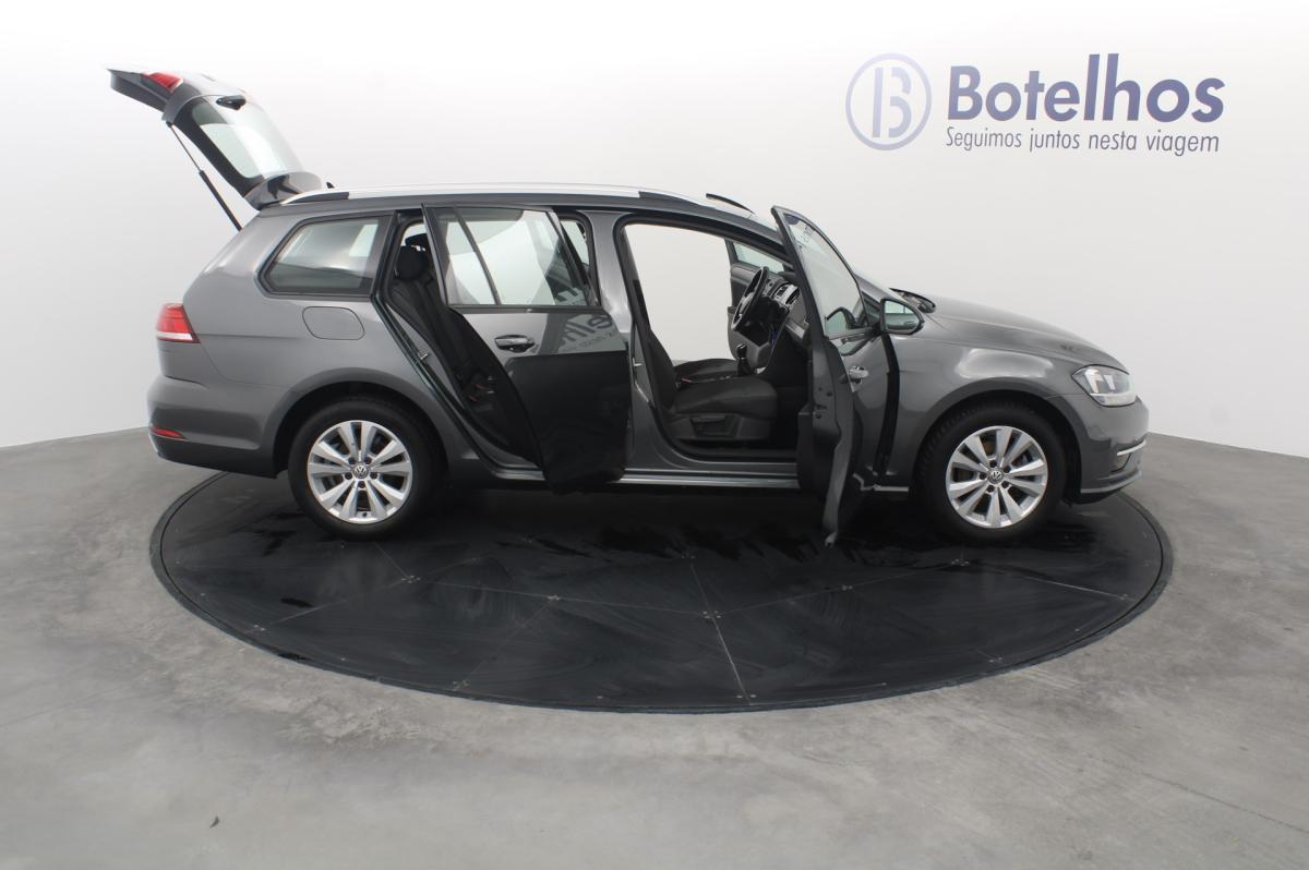 volkswagen-golf-variant-2018-diesel-1598cc