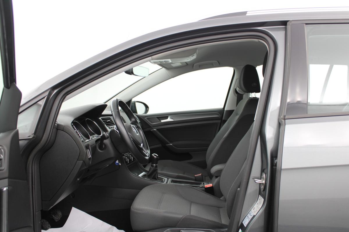 volkswagen-golf-variant-2018-diesel-1598cc