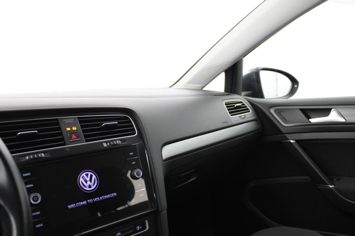 volkswagen-golf-variant-2018-diesel-1598cc
