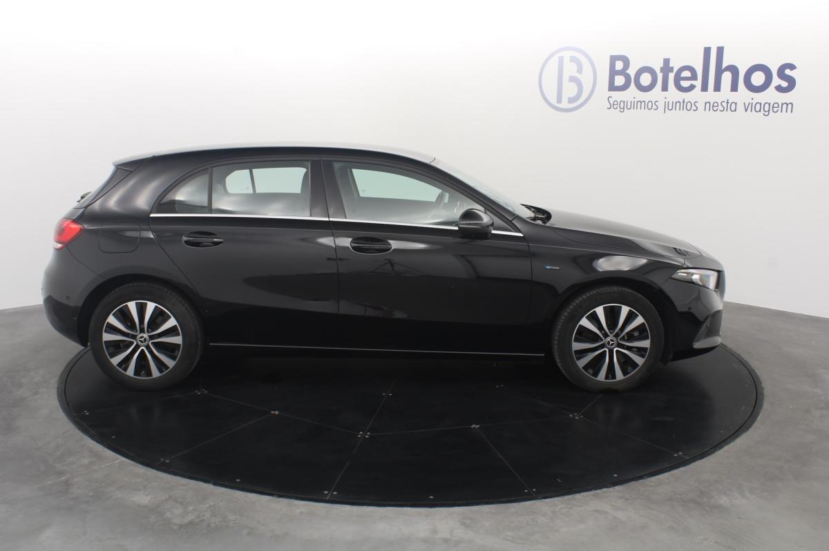 mercedes-benz-classe-a-2022-hibrido-a-gasolina-1332cc