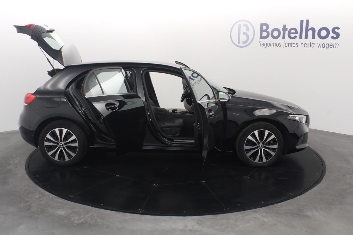 mercedes-benz-classe-a-2022-hibrido-a-gasolina-1332cc