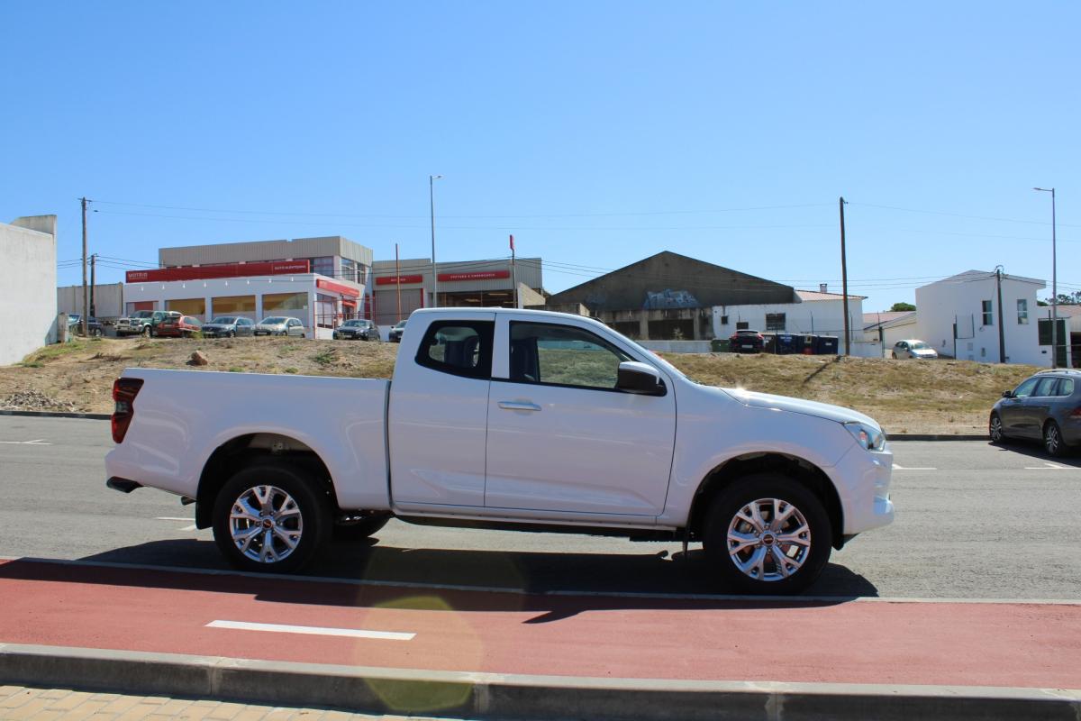 isuzu-d-max-2025-diesel-1898cc