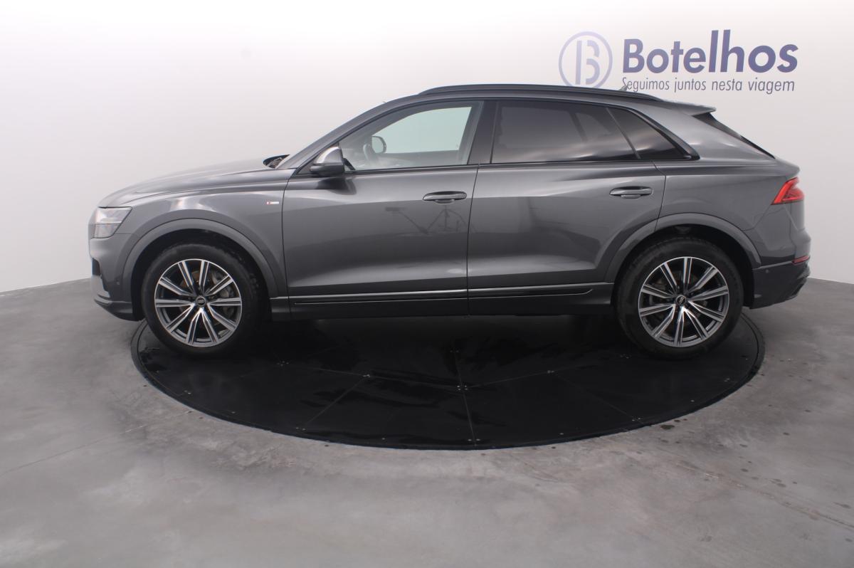 audi-q8-2022-diesel-2967cc