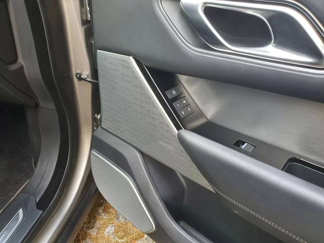 land-rover-range-rover-velar-2022-hibrido-1997cc