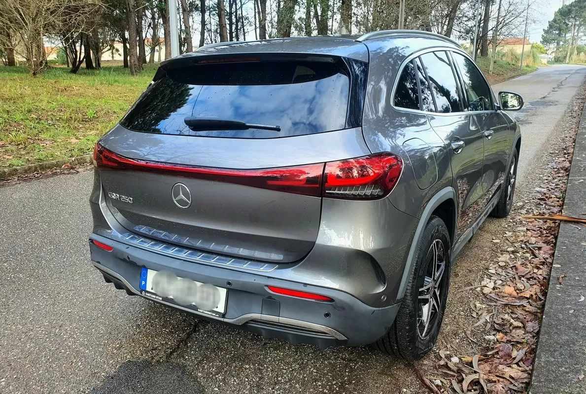 mercedes-benz-180-2023-eletrico-200cc