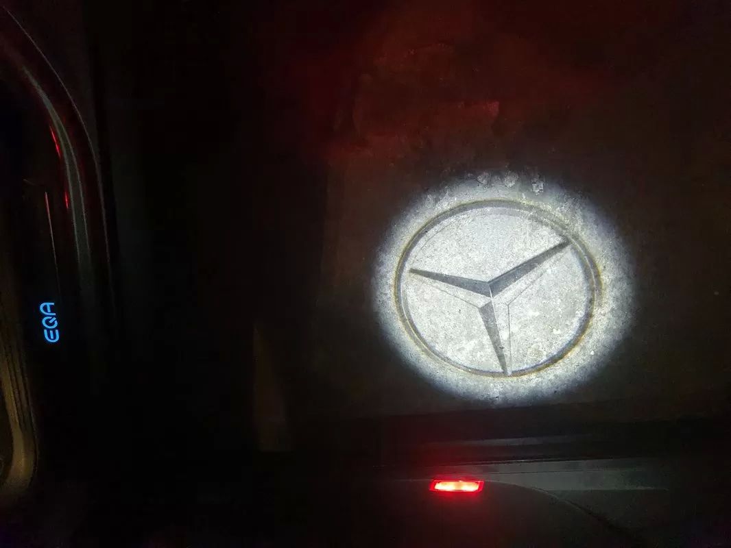 mercedes-benz-180-2023-eletrico-200cc