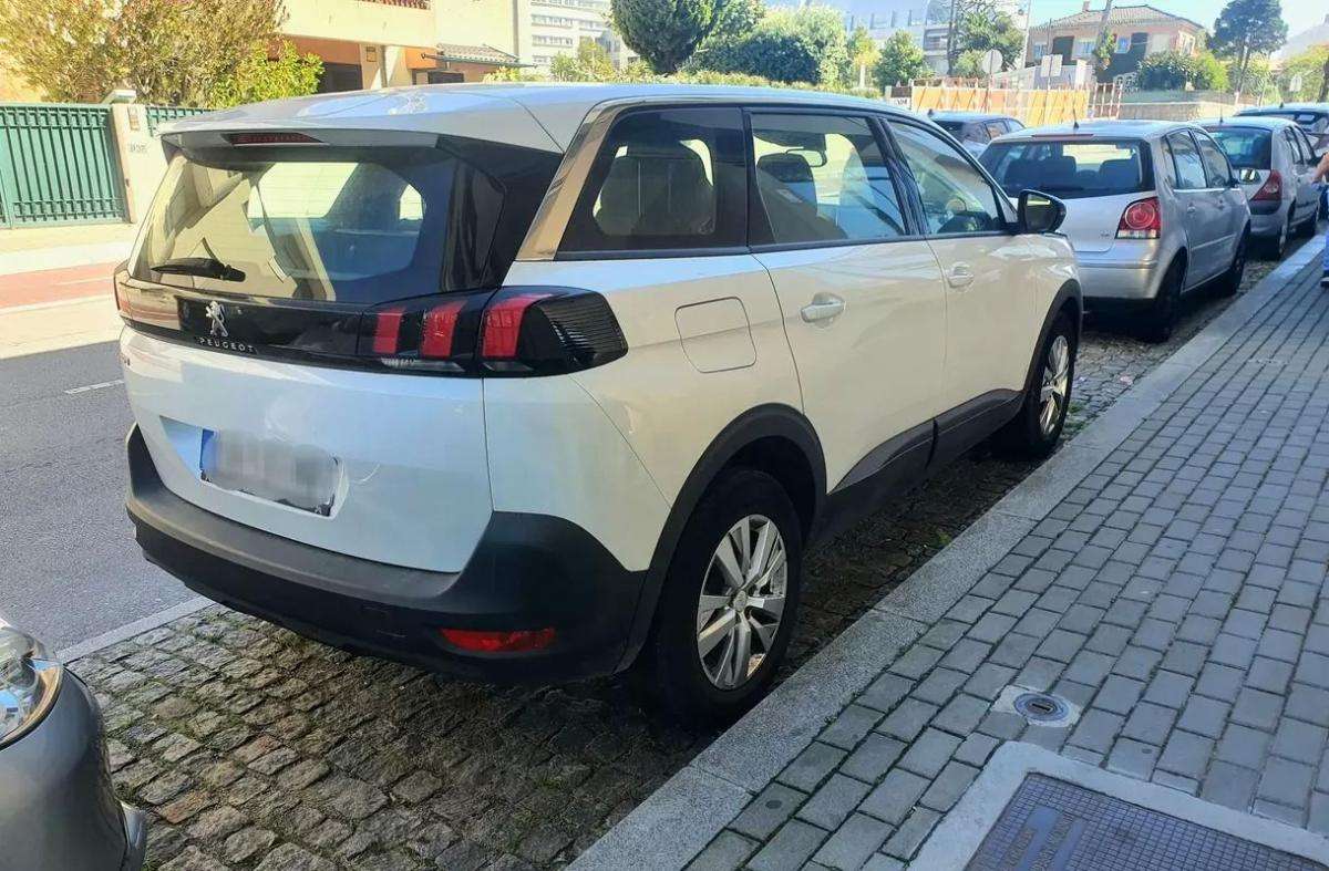 peugeot-5008-2023-diesel-1499cc