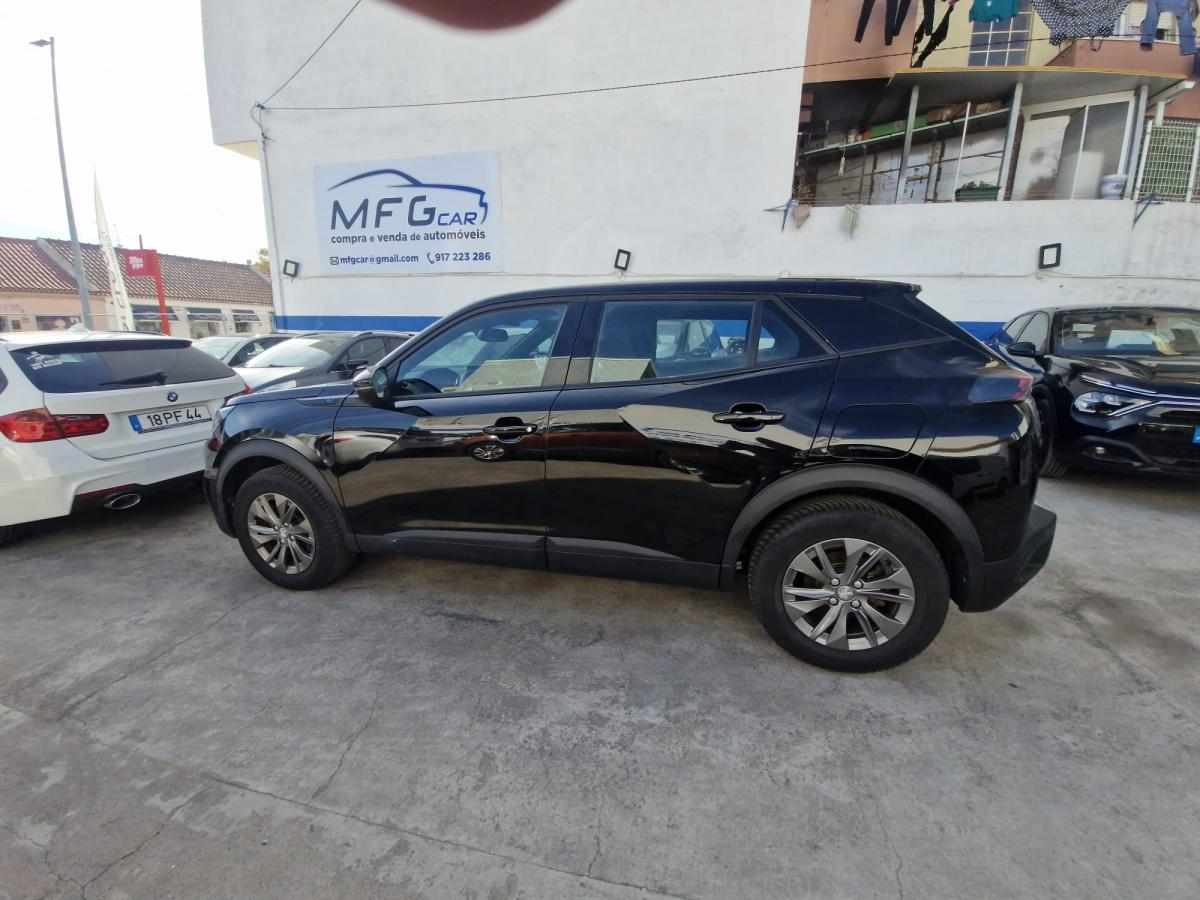 peugeot-2008-2023-hibrido-111cc