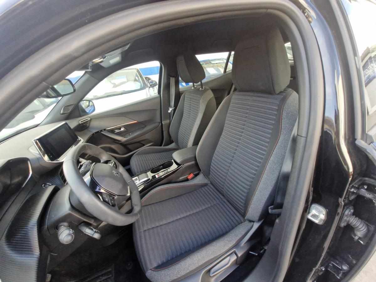 peugeot-2008-2023-hibrido-111cc