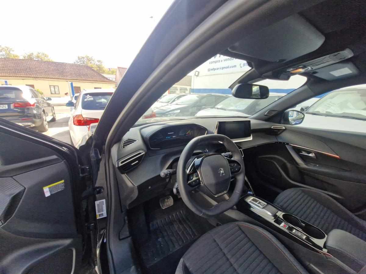 peugeot-2008-2023-hibrido-111cc