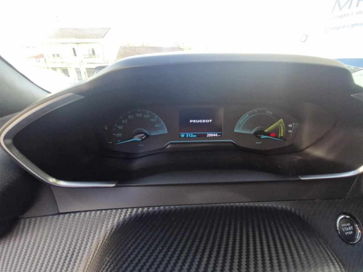 peugeot-2008-2023-hibrido-111cc