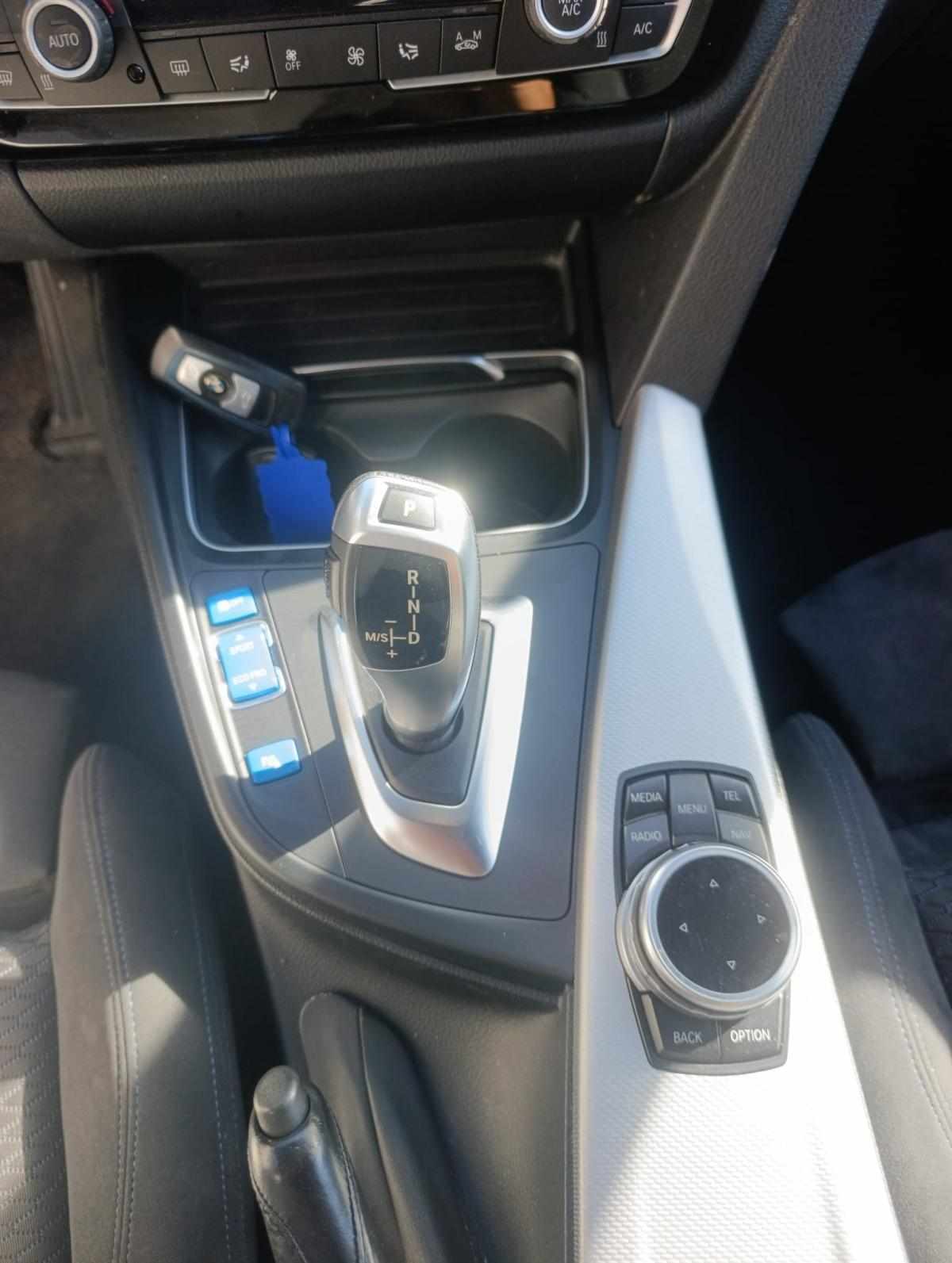 bmw-serie-3-318d-touring-2015-diesel-1995cc