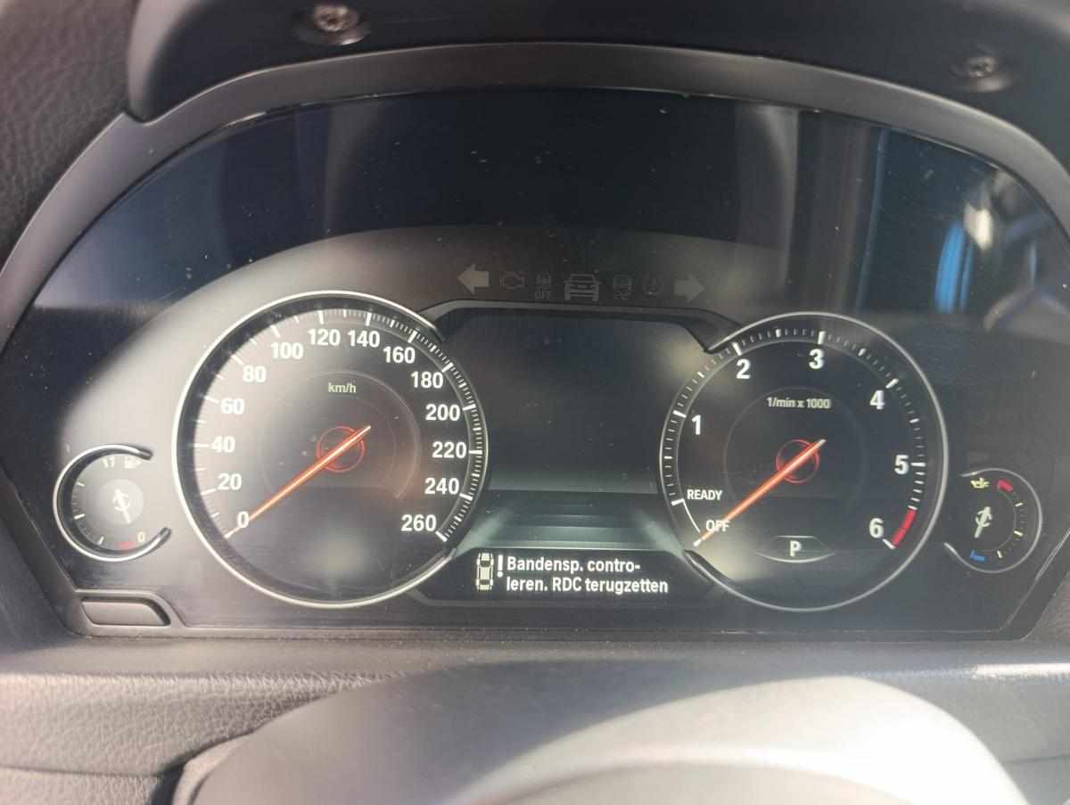 bmw-serie-3-318d-touring-2015-diesel-1995cc
