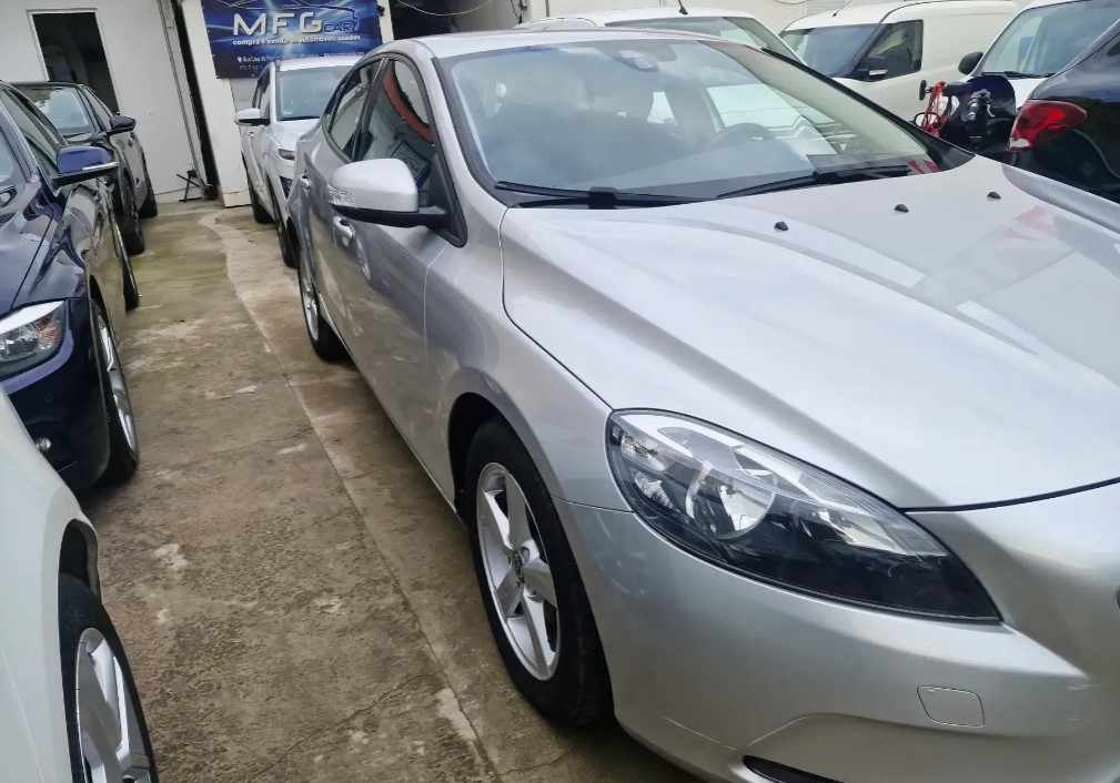 volvo-v40-d2-2015-diesel-1969cc