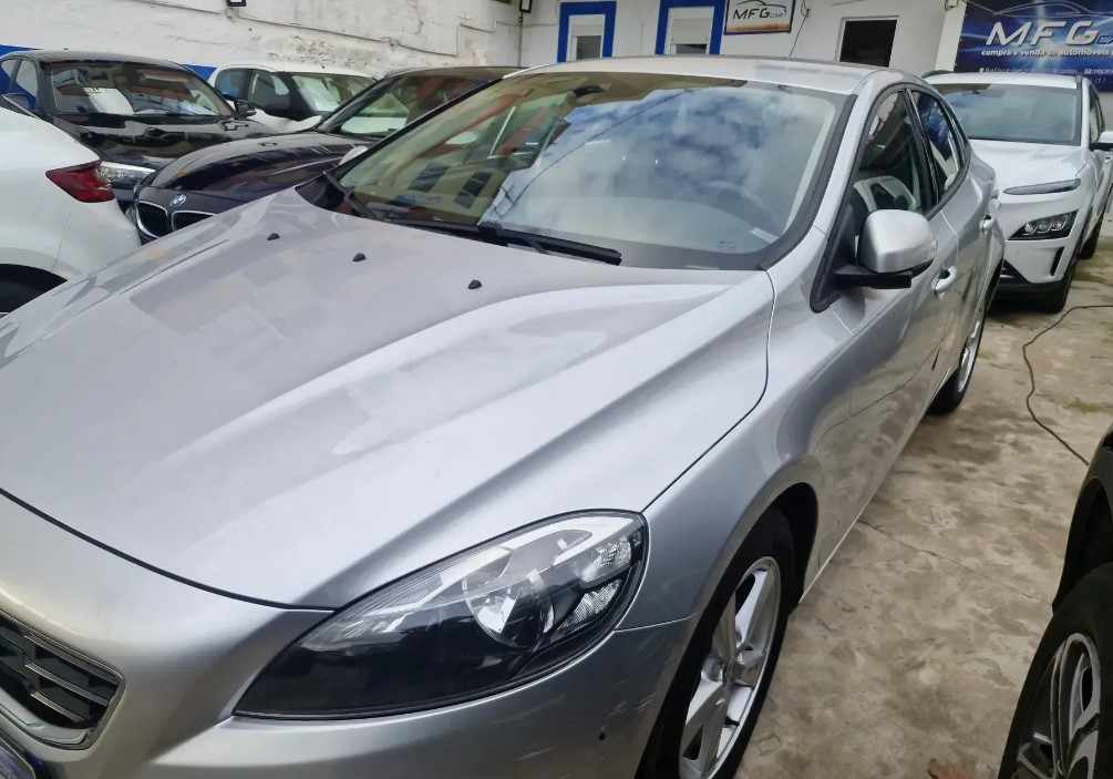 volvo-v40-d2-2015-diesel-1969cc