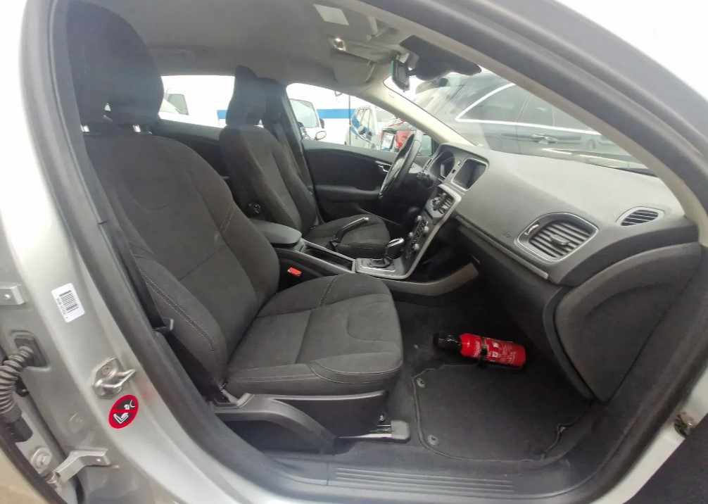 volvo-v40-d2-2015-diesel-1969cc