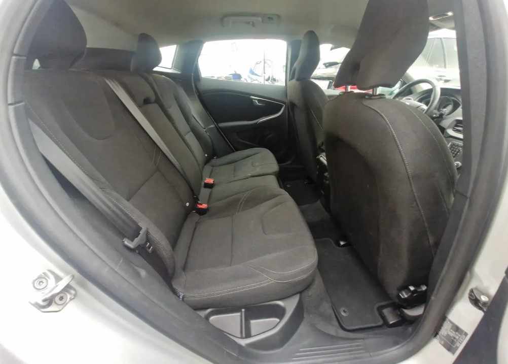 volvo-v40-d2-2015-diesel-1969cc