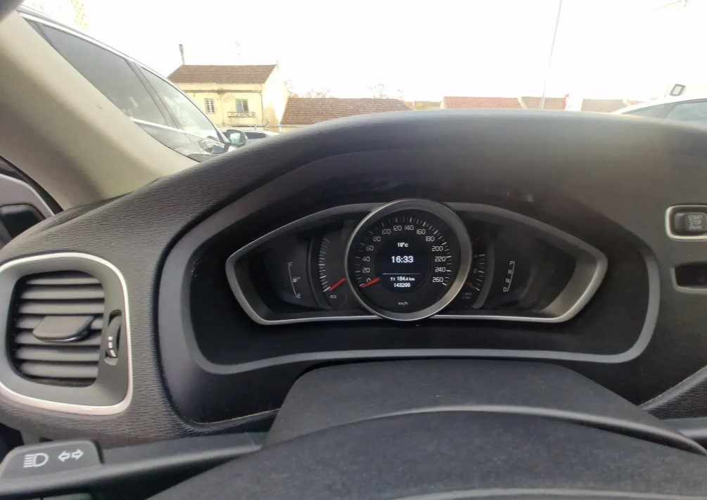 volvo-v40-d2-2015-diesel-1969cc