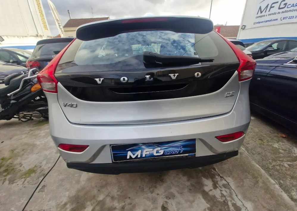 volvo-v40-d2-2015-diesel-1969cc