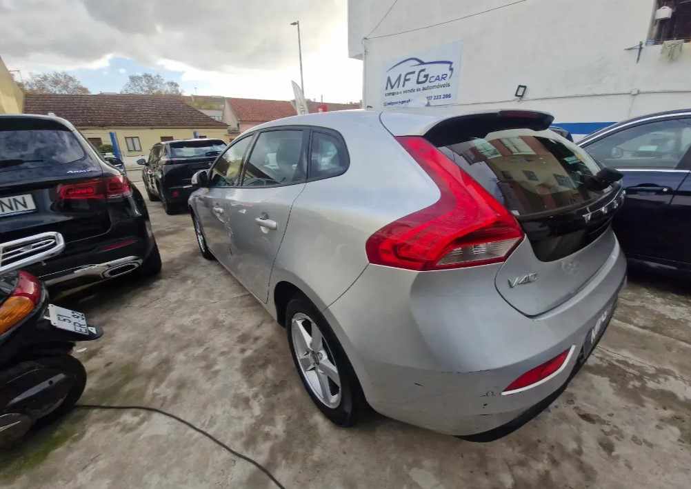 volvo-v40-d2-2015-diesel-1969cc