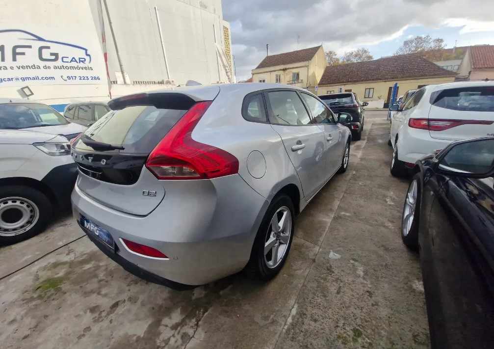 volvo-v40-d2-2015-diesel-1969cc