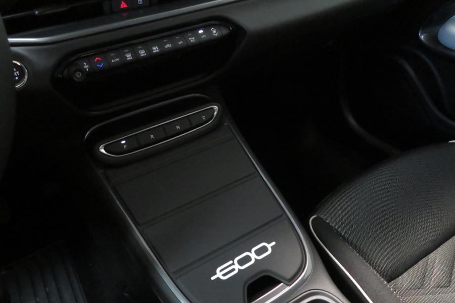 fiat-600-2026-gasolina-1199cc