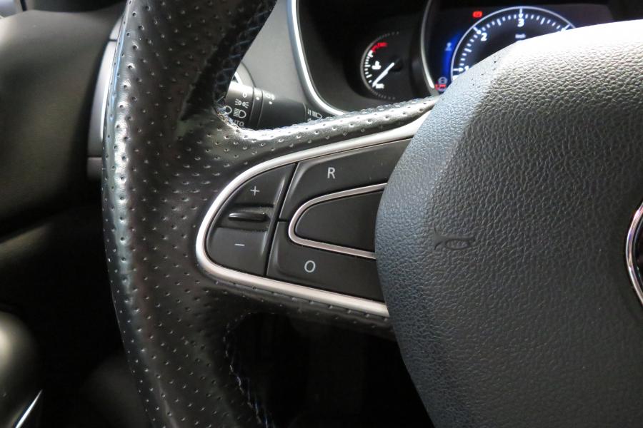 renault-megane-sport-tourer-2018-diesel-1461cc