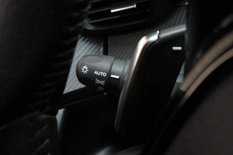 peugeot-2008-2024-gasolina-1199cc