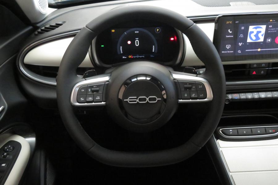 fiat-600-2026-gasolina-1199cc