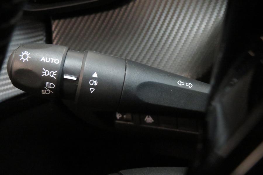peugeot-208-2023-gasolina-1199cc