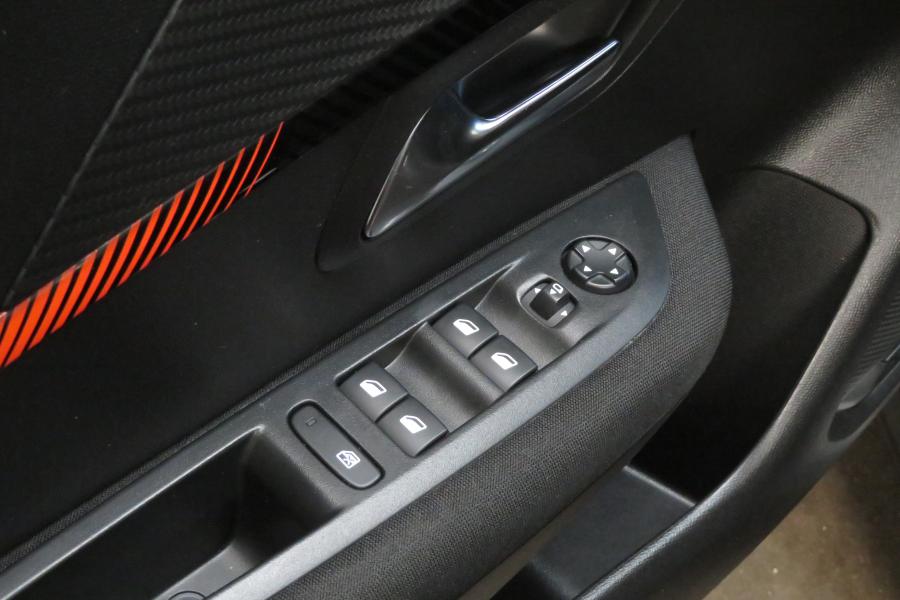 peugeot-208-2023-gasolina-1199cc