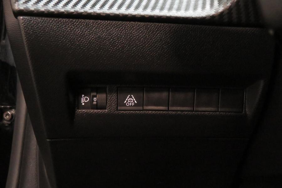 peugeot-208-2023-gasolina-1199cc
