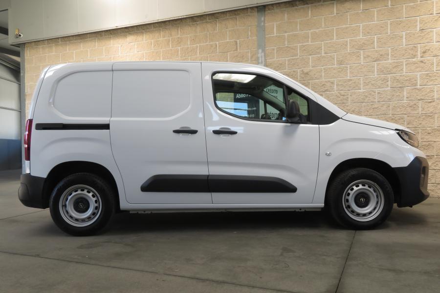 opel-combo-2025-diesel-1499cc