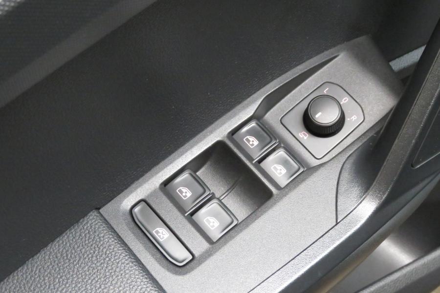 seat-ibiza-2023-gasolina-999cc