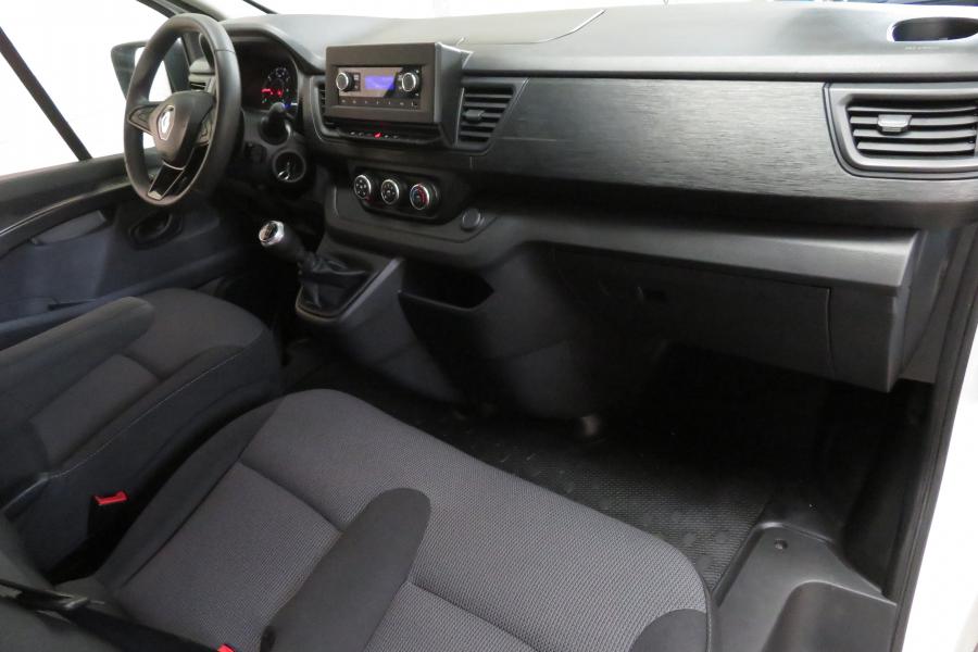 renault-trafic-2023-diesel-1997cc