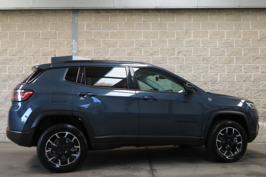 jeep-compass-2023-hibrido-a-gasolina-1332cc