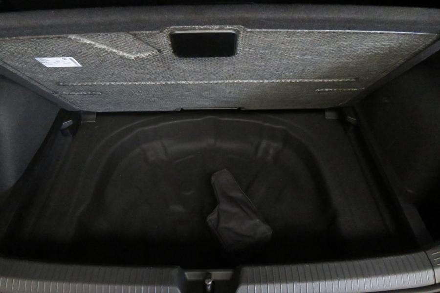 volkswagen-golf-2023-gasolina-999cc