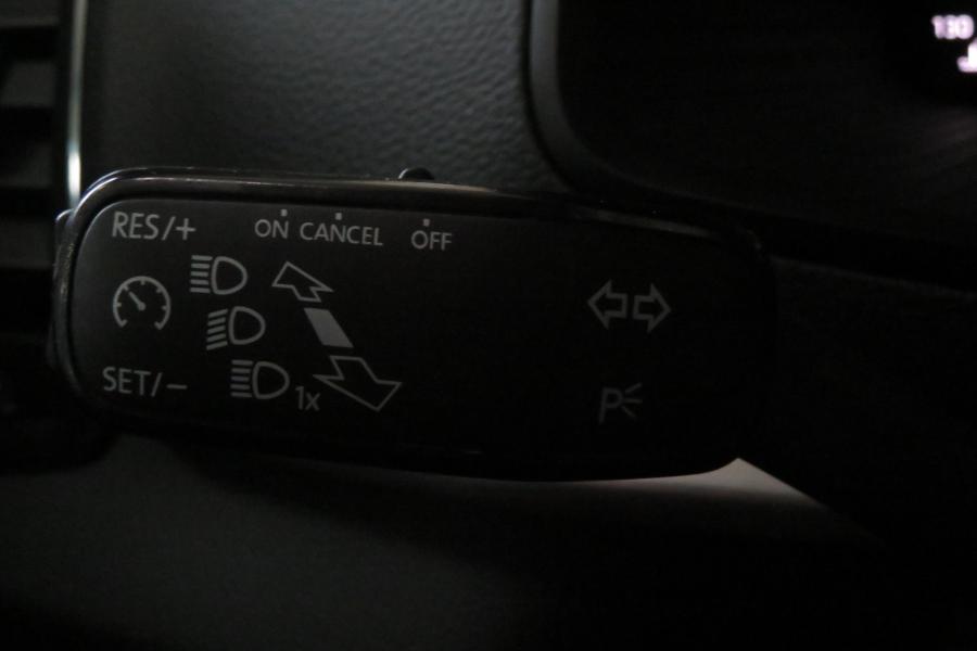 skoda-karoq-2023-gasolina-999cc