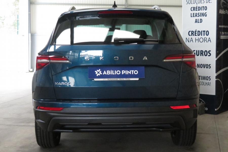 skoda-karoq-2023-gasolina-999cc